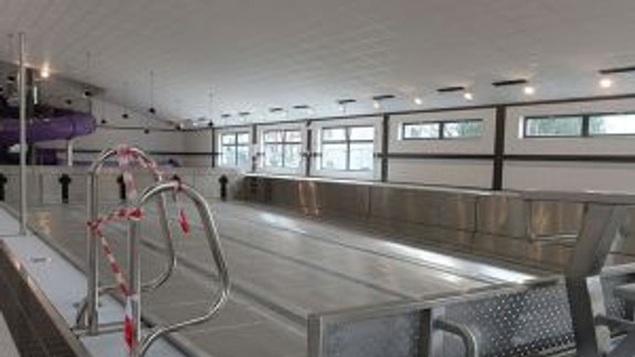 Prvá verejná plaváreň v Petržalke je skolaudovaná