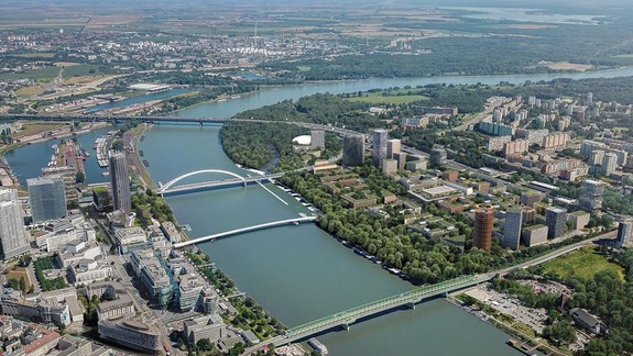 Obojbrežné centrum mesta nie je novinka. Plánuje sa už roky