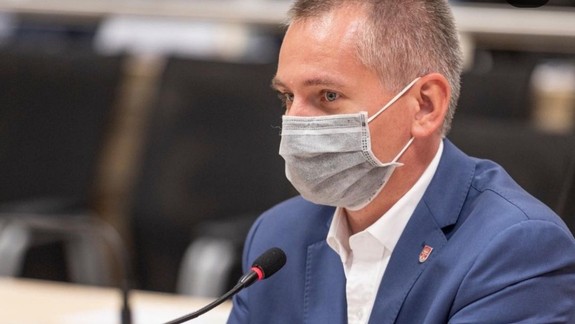 Starosta Chren: Hľadáme ochotných lekárov, ktorí by v prípade potreby vyšetrili ľudí utekajúcich pred vojnou