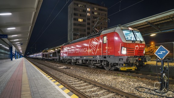 Zmena času ovplyvní tri nočné rýchliky, na hodinu zastavia v staniciach