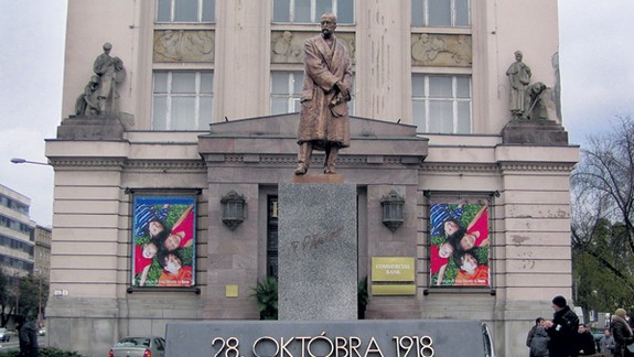 Na nábreží už stojí socha T. G. Masaryka