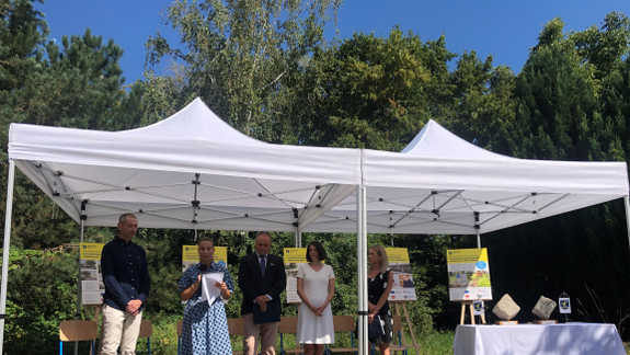 Bratislavská župa spustila projekt premeny domovov sociálnych služieb na menšie zariadenia rodinného typu