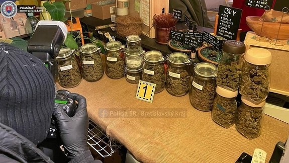 Akcia Kebab na Hviezdoslavovom námestí: Turek si nechával drogy posielať poštou, zadržali ho policajti