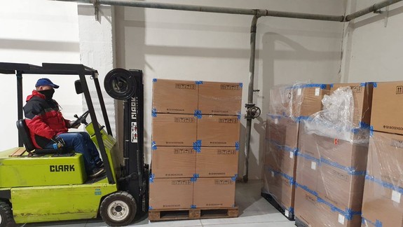 Prvých 2,6 milióna antigénových testov nakúpených MH je už na Slovensku