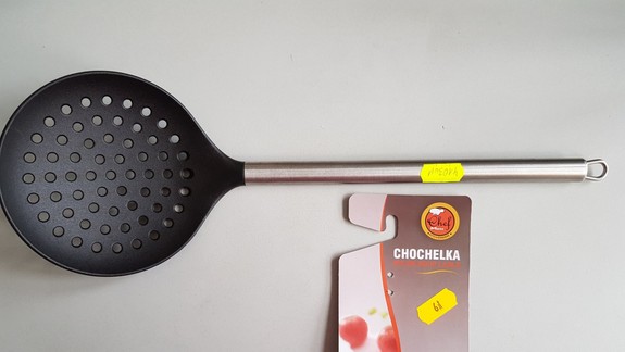 Pozor na nebezpečnú nylonovú naberačku z Číny