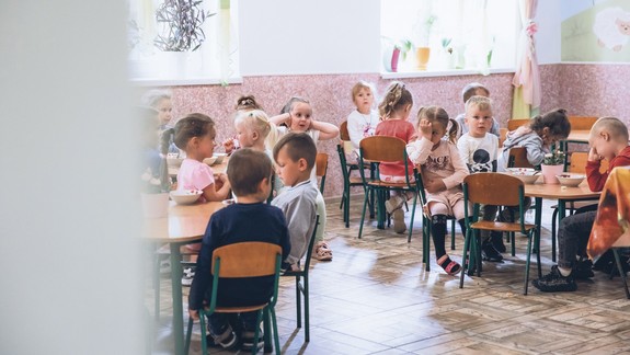 Do niektorých škôlok v Petržalke budú stravu dovážať