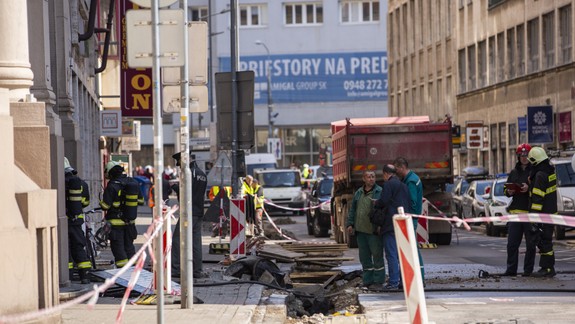 Nahnevaný Staromešťan: Za výbuch a požiar na Gorkého môžu nezodpovední robotníci!
