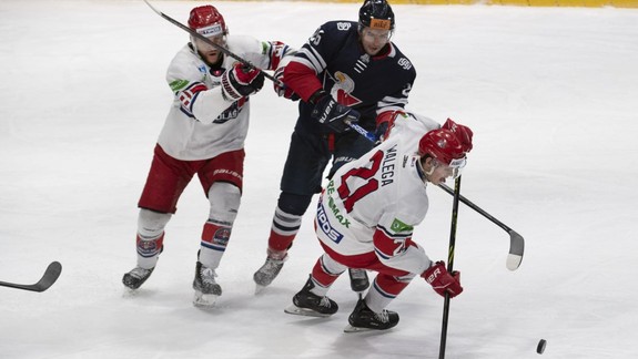 Hokej: Liptovský Mikuláš sa dočkal prvého víťazstva, zdolal Slovan 2:1 po predĺžení