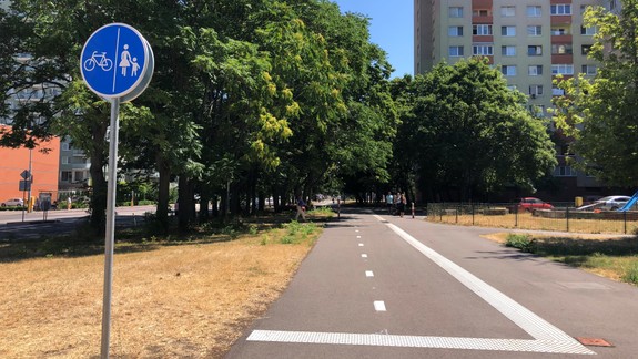 FOTO Na Bosákovej pribudol nový obojsmerný cyklopruh, zvýši komfort pre chodcov aj cyklistov