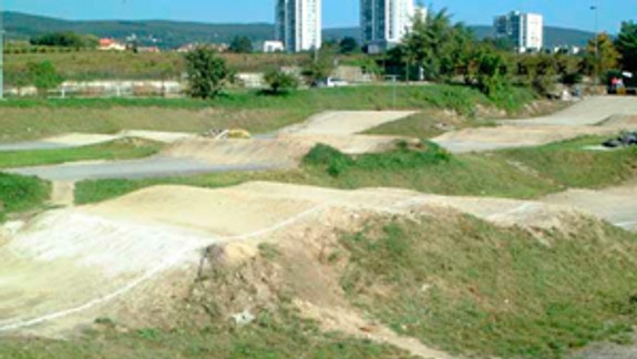 Za záchranu BMX dráhy v Rači bojuje verejnosť petíciou