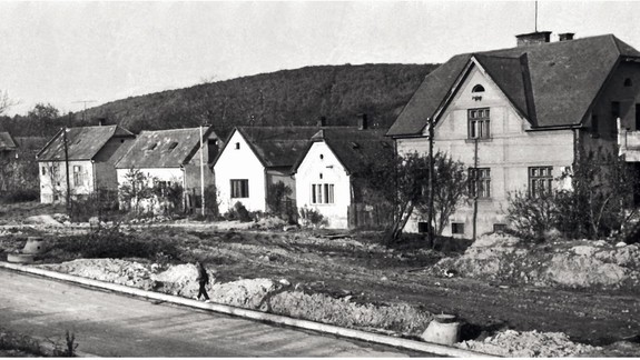 Nová krásna kniha: Starší Karlovešťania vrátia do svojho detstva a mladší objavia nepoznané