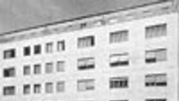 Namiesto paláca postavili poisťovňu