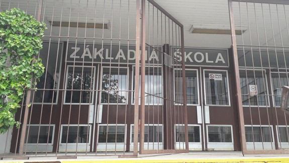 ANKETA: O termíne otvorenia škôl sa sporia učitelia aj politici. Čo si myslíte vy?