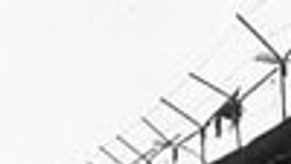 Cez most išiel nekonečný dlhý sprievod