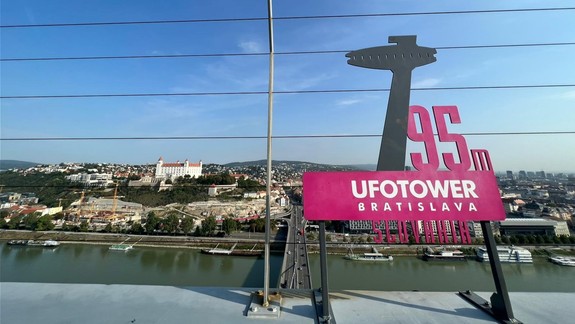 FOTO a VIDEO Okrúhle výročie Mosta SNP: Diskusie, komentované vychádzky, cyklo jazda po bratislavských mostoch či plavba propelerom