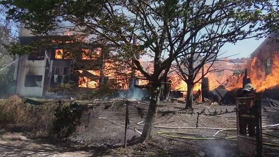 Pomoc pre ľudí z vyhorenej ubytovne je podľa mesta stále potrebná