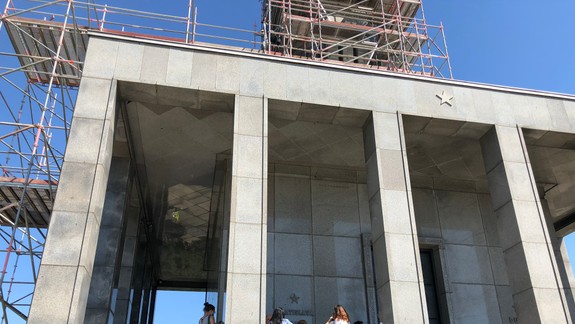 FOTO a VIDEO Magistrát odštartoval obnovu prvej etapy pamätníka Slavín - v jeho suteréne chcú zriadiť múzeum...