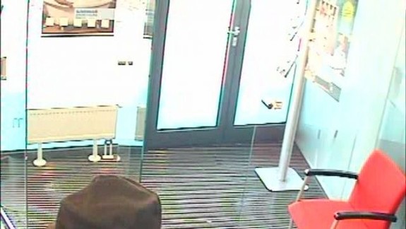 Polícia pátra po lupičovi z banky na Komárnickej