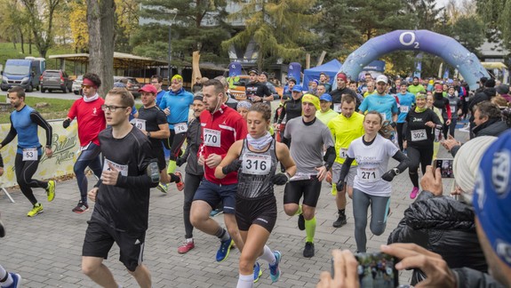 FOTO: Bratislavou dnes bežali stovky ľudí. Čo si pripomínali?