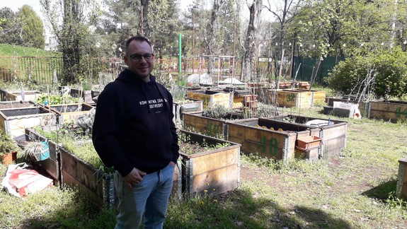 Ladislav sa rozhodol: Komunitnú záhradu založím aj sám. Kto mu napokon najviac pomohol?