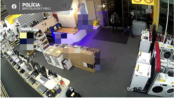 Ukradli dve elektrické kolobežky. Poznáte ich?