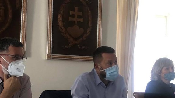 Magistrát spúšťa prvé parkovacie zóny už v októbri: Pozrite si, ako to bude fungovať