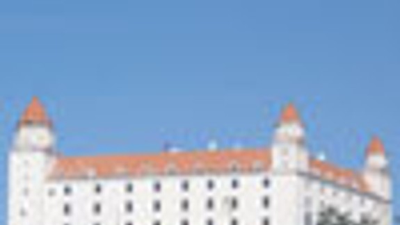 Palác je biely ako za čias Márie Terézie