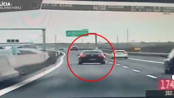Pripitý vodič uháňal po diaľnici rýchlosťou 180 kilometrov za hodinu