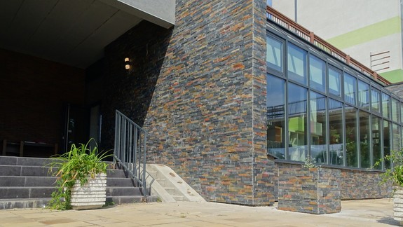 Karloveská knižnica je z dôvodu rekonštrukcie zatvorená. Do 17.januára nie je možné si knihy požičať ani vrátiť