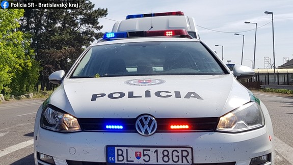 Zlodej vykradol bankomat v Jarovciach, spôsobil škodu za 10-tisíc eur