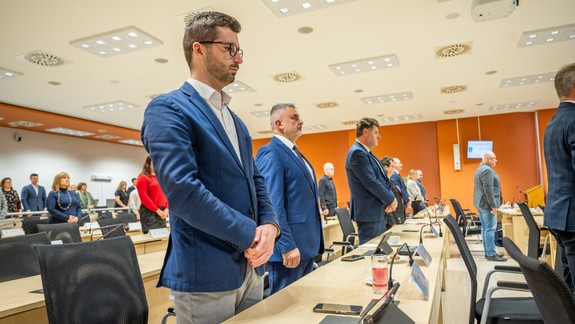 Poslanci Bratislavského samosprávneho kraja si minútou ticha uctili pamiatku zosnulého profesora Traubnera