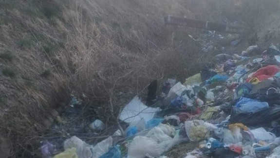 Vyčistený Vajnorský kanál opäť niekto znečistil