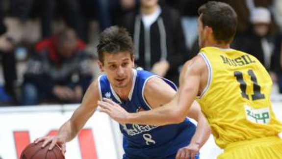 Baketbalisti Interu rozstrieľali v mestskom derby Karlovku 