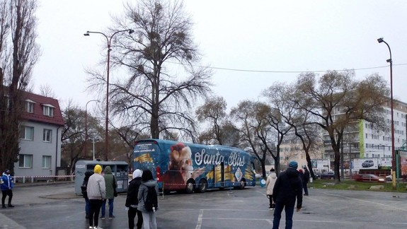 FOTO: Z obľúbeného Santa Busu je mobilné odberové miesto - nájdete ho na parkovisku pri Miletičke