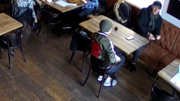 Zlodeji stále úradujú, využili nepozornosť muža a z peňaženky mu v reštaurácii zobrali 500 eur