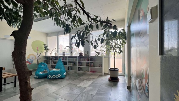 Knižnica v nemocnici: Kútik v detskej nemocnici na Kramároch majú aj dospelí