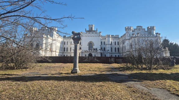VIDEO a FOTO: Ako napredujú práce na obnove kaštieľa v Rusovciach? V objekte našli unikátny archeologický nález