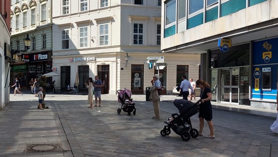 Môžete si ho kúpiť. Štát predáva chodník v srdci pešej zóny Bratislavy