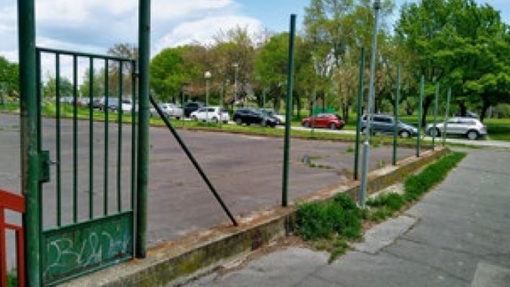 Urobia pri ihrisku na Znievskej nové oplotenie?
