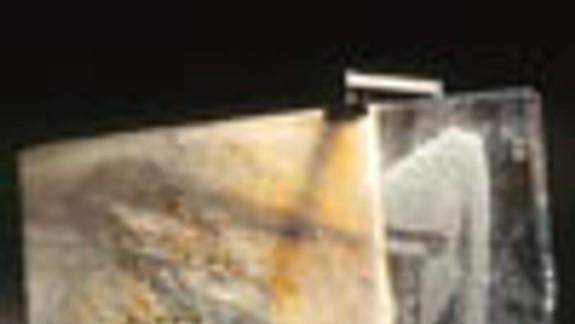 Machove Nádoby & svetlá v Dome umenia