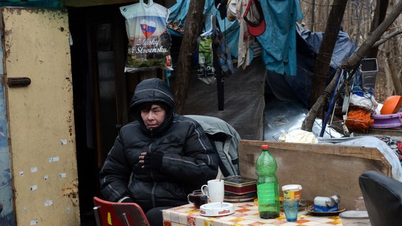 V Budapešti už bezdomovcov trestajú, zavedie podobné praktiky aj Bratislava?