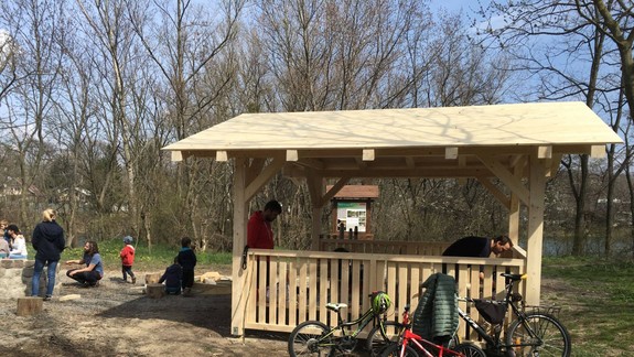FOTO: Na Malom Draždiaku pribudli ohniská aj altánok na opekanie