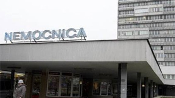 Univerzitná nemocnica už rieši „dvojaké zoznamy“ pacientov čakajúcich na operácie