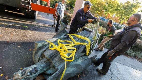 Z Námestia slobody odstránili pomník komunistického funkcionára Čulena