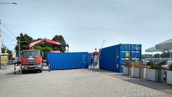 ANKETA: Šesť veľkých kontajnerov na nábreží Dunaja vyvolalo medzi ľuďmi rozpaky! Čo v nich bude?