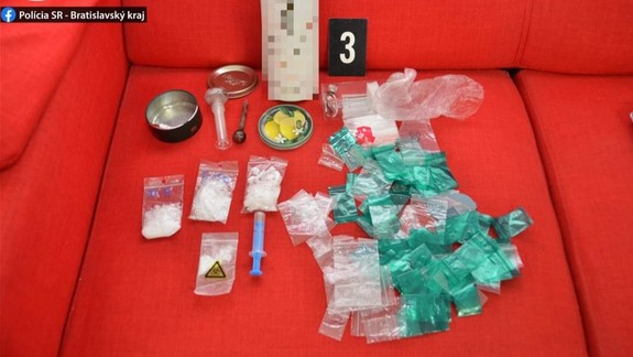 Policajná razia: Navonok autoservis, v skutočnosti najmä hniezdo dílerov drog