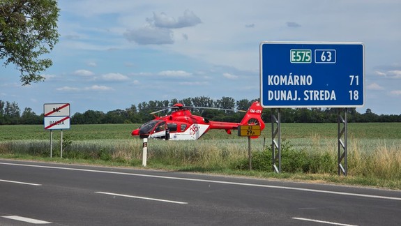 Leteckí záchranári zasahovali v sobotu na západe pri troch dopravných nehodách