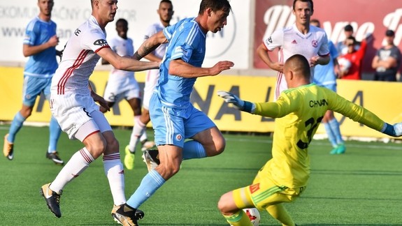 Futbalový Slovan si z Trenčína vezie bod za remízu 2:2