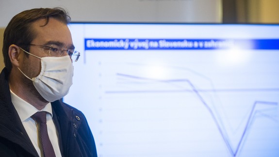 Podľa exministra zdravotníctva Mareka Krajčiho sú opatrenia prijaté od pondelka príliš slabé...