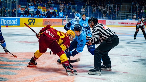 Hokej: HC Slovan prehral doma s Trenčínom 3:4, hrdinom hostí bol kanadský útočník Descheneau